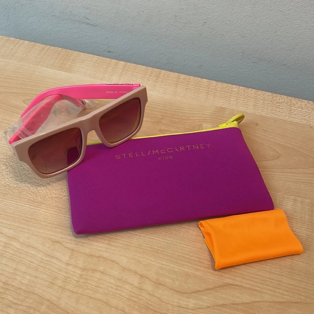 Stella McCartney Two Tone Chain SK0028S 001 Sunglasses and Logo Soft Case